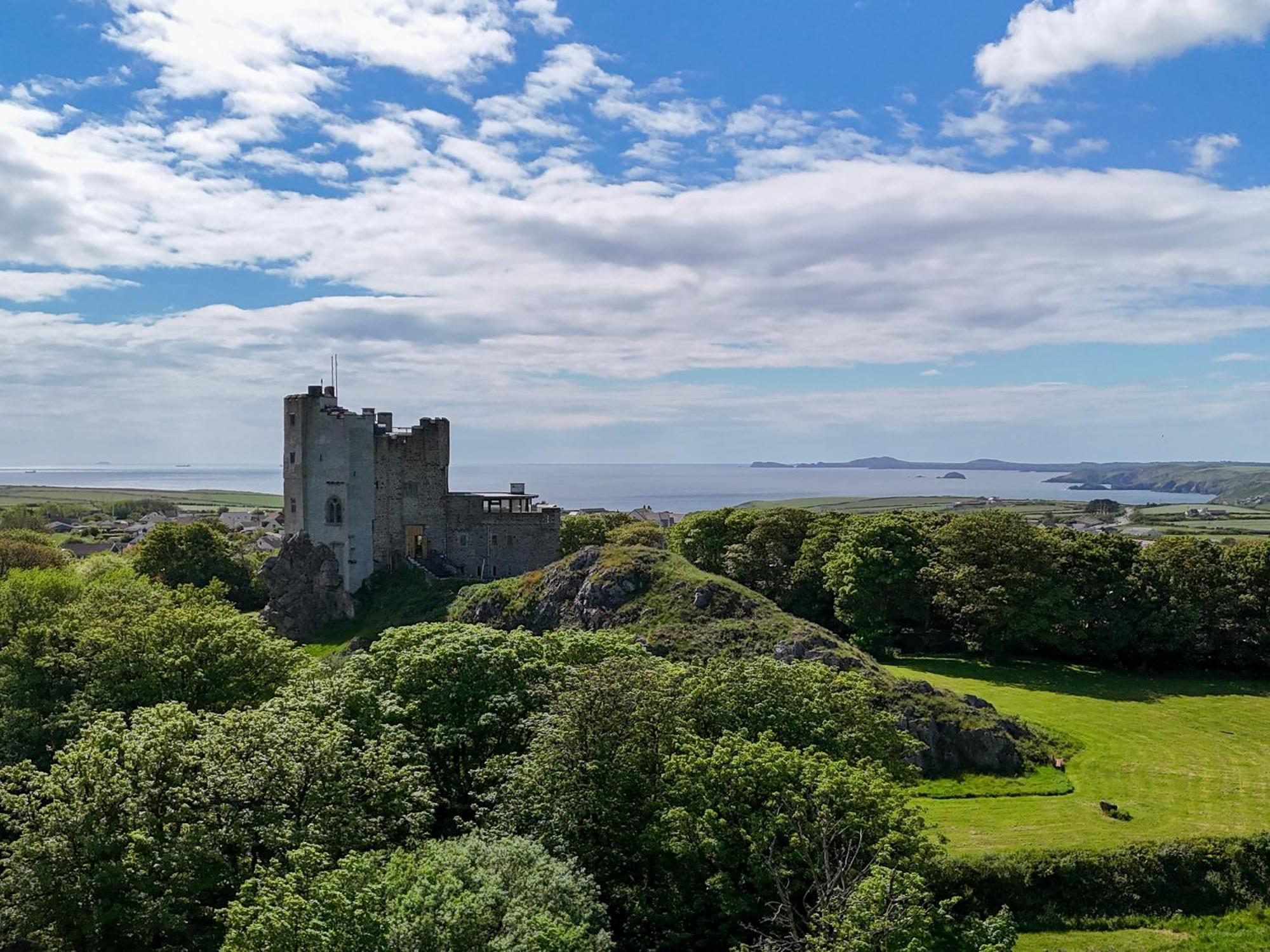 Roch Castle Hotell Exteriör bild
